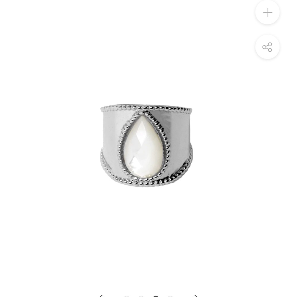 Trendy boutique designer Emma and Chloe white stone and silver ring